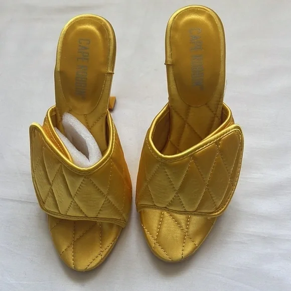 CAPE Robbin Leslee Heels - Picture 6 of 10